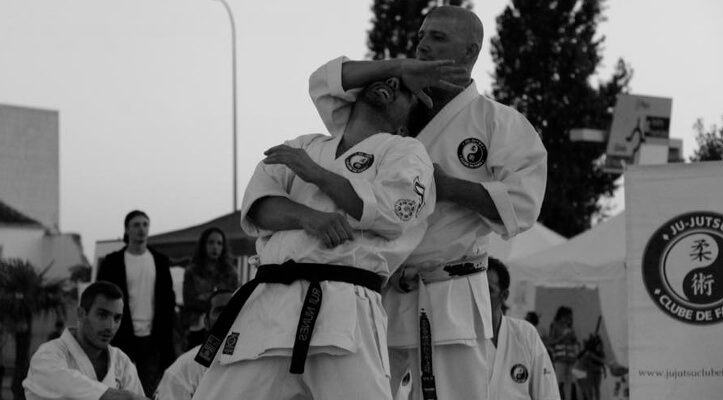 Jujutsu Clube de Faro - Academia de Artes Marciais em Faro, Portugal. Formação em Jujutsu, Defesa Pessoal e Desportos de Combate para todos os níveis.